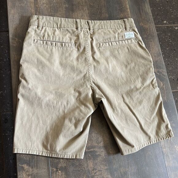 Quicksilver Khaki Straight Fit shorts Sz-32 - Picture 6 of 11